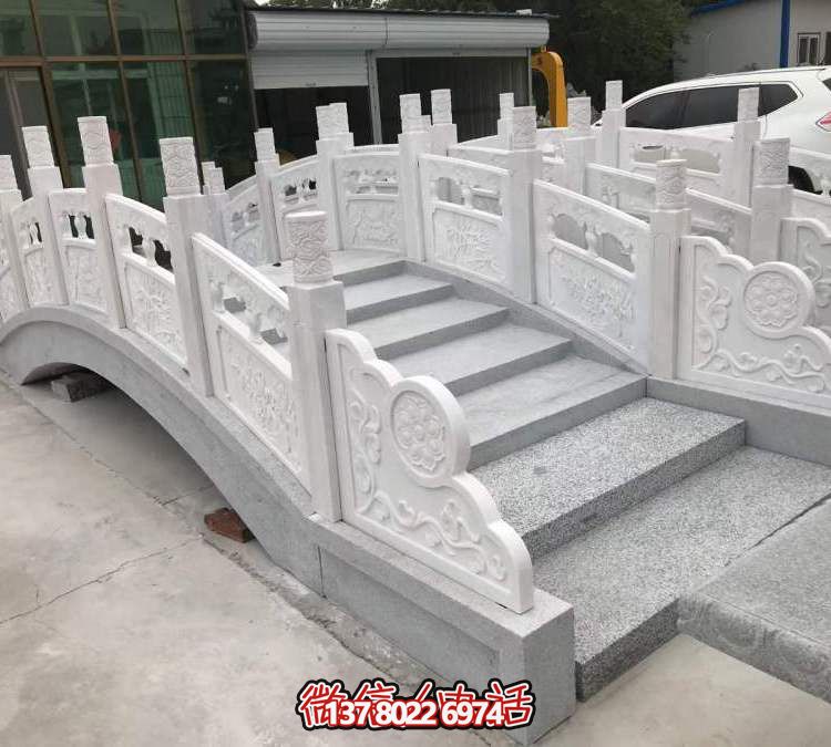 美麗的漢白玉石拱橋，伴您一路暢游！