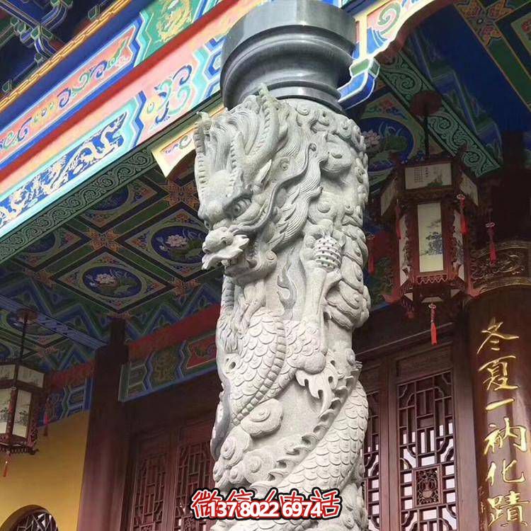 精美仿古園林，花崗巖石龍盤柱點綴