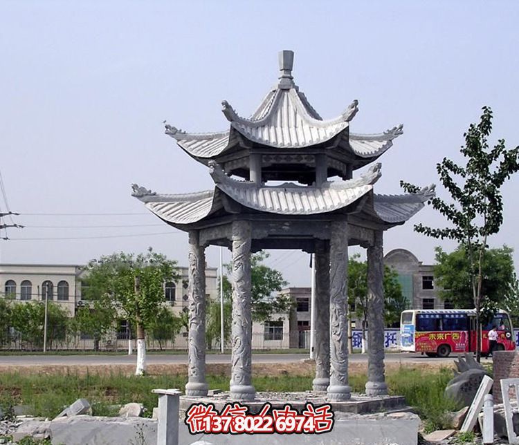 精美古建筑雕塑雙層涼亭，為公園廣場注入古典風情