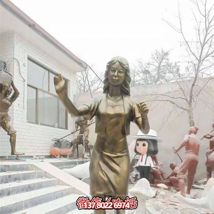 仿銅雕塑玻璃鋼抽象人物，為公園戶外裝飾