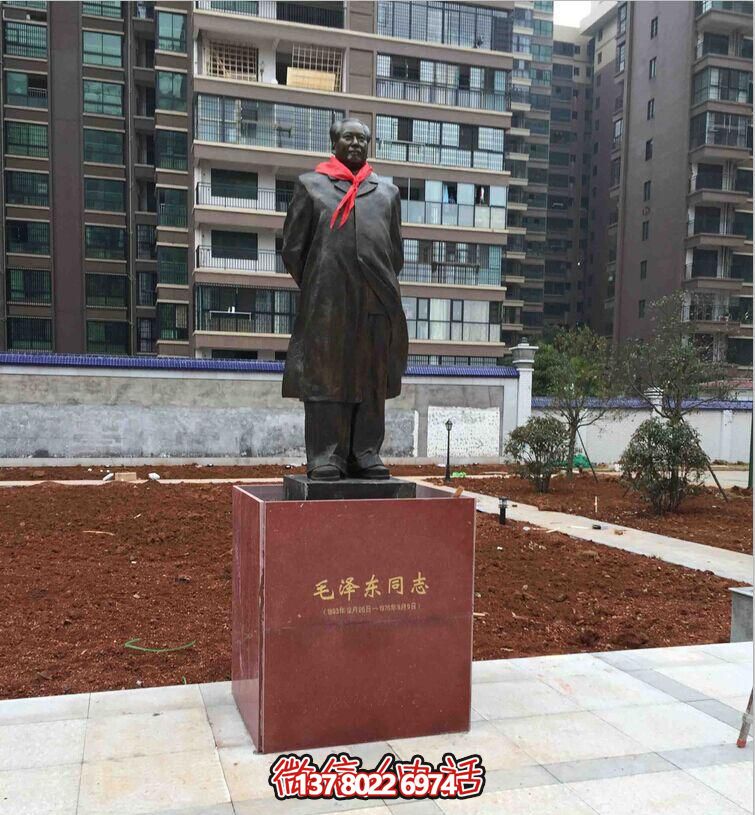 偉大領袖毛澤東仿銅雕塑，裝點小區玻璃鋼玻璃