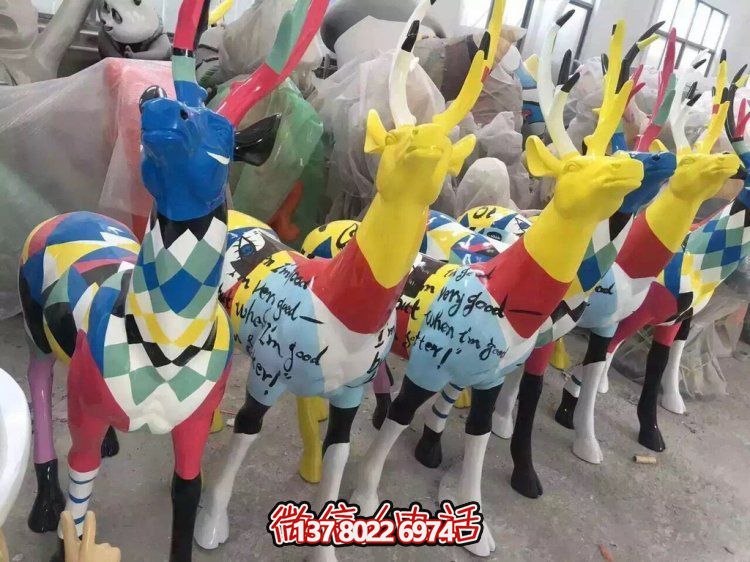 彩繪玻璃鋼鹿雕塑，商場、兒童樂園風格擺件